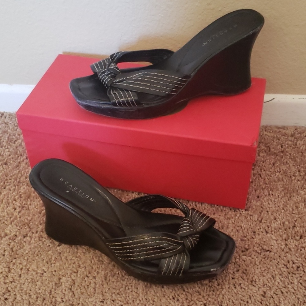 Women's black wedges